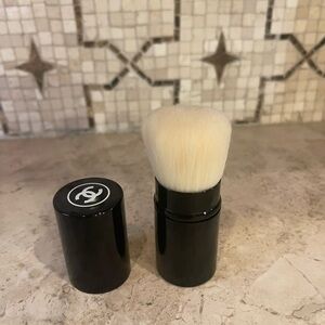 CHANEL Les Beiges Kabuki Brush - Black and Cream
